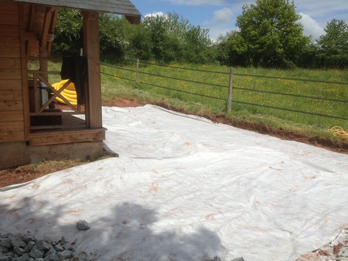 Réalisation de plateformes et empierrement de surfaces diverses